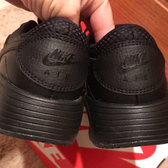 NWT NIKE AIR MAX SC 5Y 5 YOUTH BLACK ATHLETIC SHOES TENNIS BOYS FITS WOMEN 6 - Picture 5 of 11